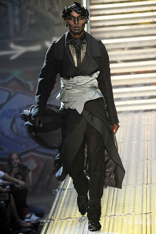 John Galliano / - 2010